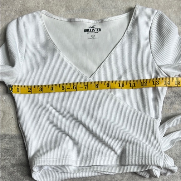 Hollister White Wrap Tie Front Short Sleeve Tee - Picture 5 of 7